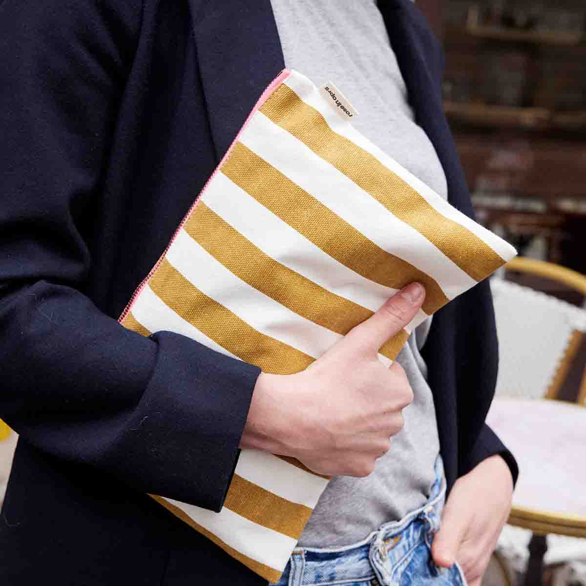 Große Pouch - ROSE IN APRIL