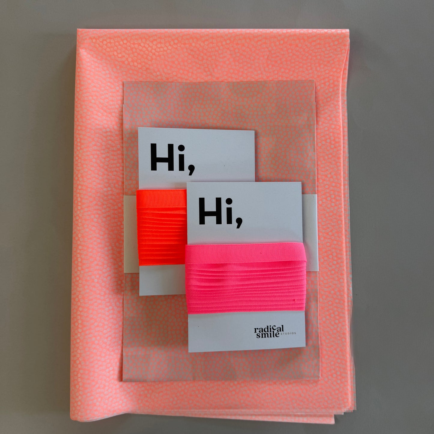 Seidenpapier - kleine Punkte, neon orange/weiß