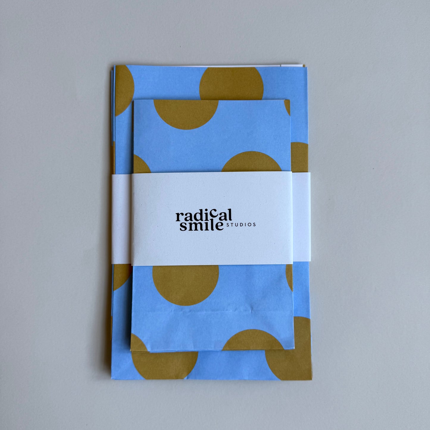 Blockbottombag - große Punkte, hellblau/oliv